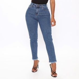 Fashion nova lucky in love girlfriend jeans (NEW)